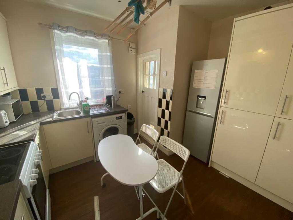 Lovely Private Room In Sandilands Dr Ab24 Aberdeen Ngoại thất bức ảnh